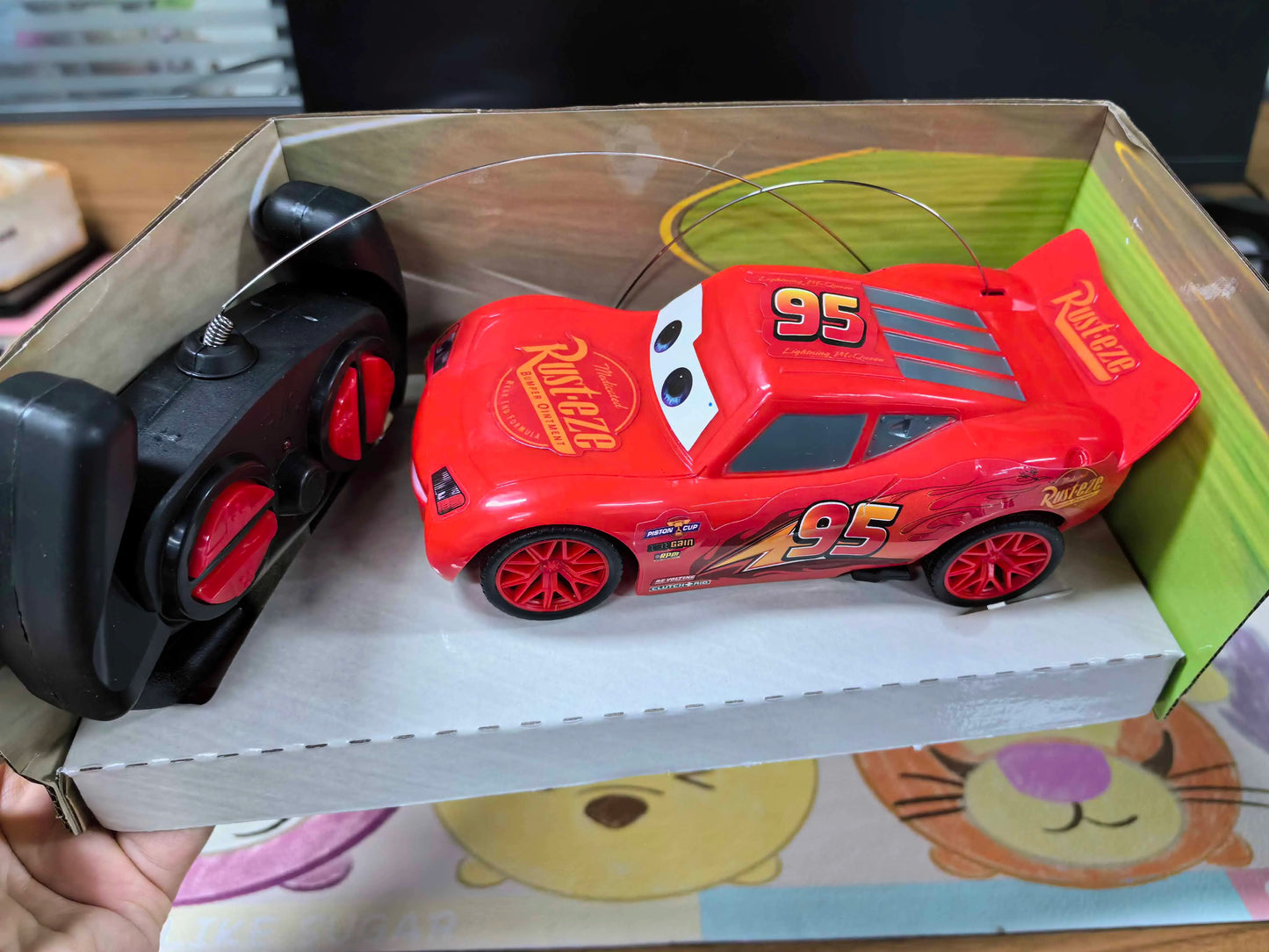 Voiture télécommandée Pixar Cars 3 – Lightning McQueen, Cruz Ramirez ou Jackson Storm